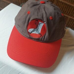 Brand new, Never worn White Sox snapback hat. OS